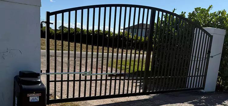 Driveway Fence Repair Thompson